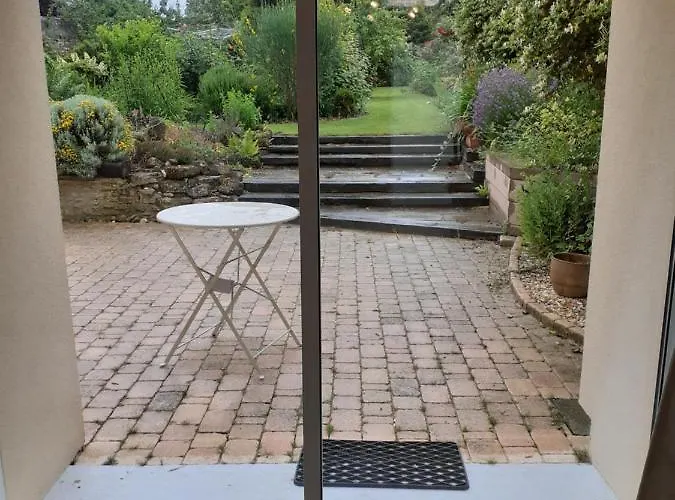 Agreable A 5 Mn A Pied De La