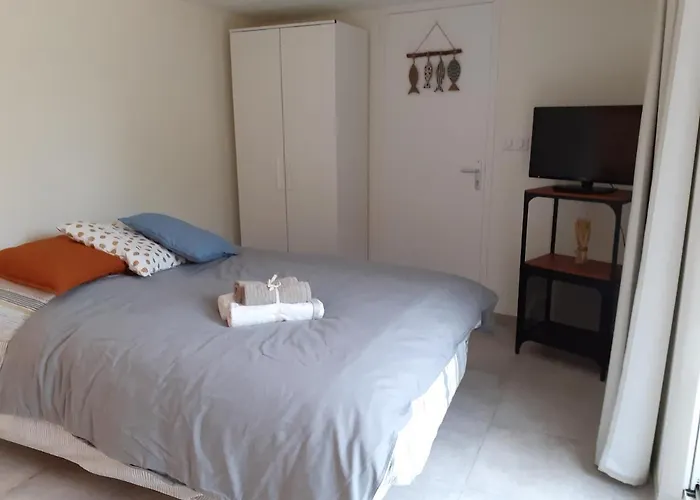 Agreable A 5 Mn A Pied De La Otel